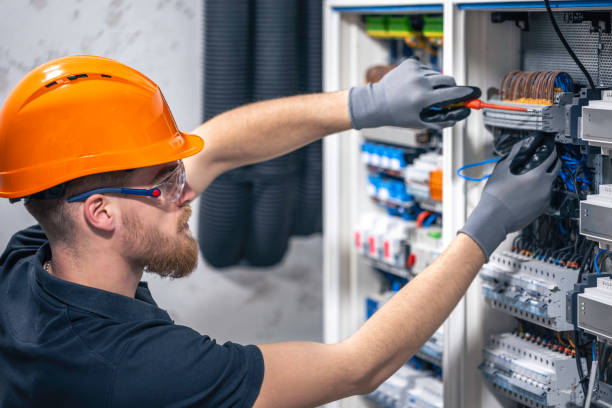 Best Emergency Electrical Repair  in Hunters Creek Village, TX
